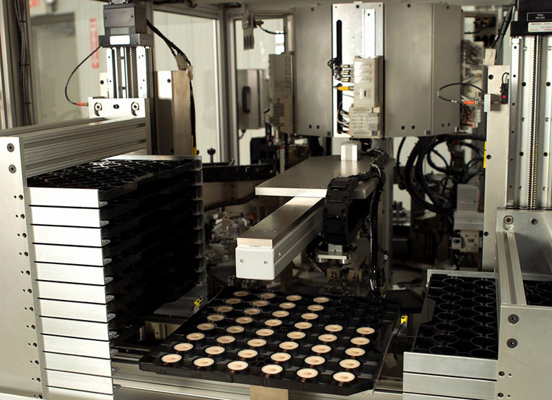 Tray handling
